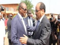Les présidents mauritanien et guinéen discutent à Nouakchott de la crise (…) 