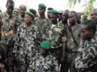 Mali : la rébellion touareg poursuit l'offensive, les putschistes isolés 